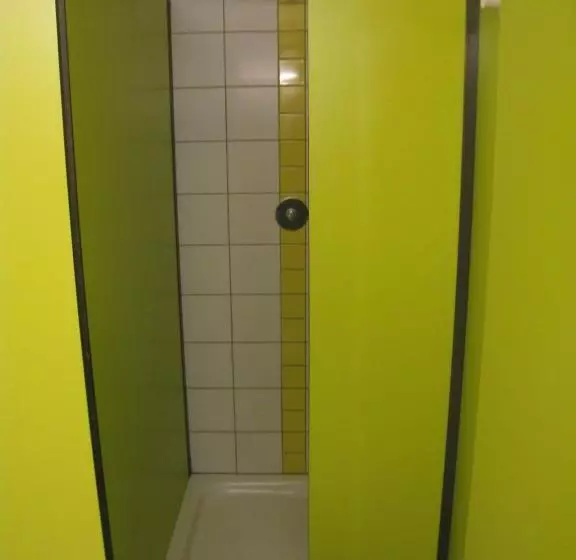 ホテル Le Fagotin   Youth Hostel