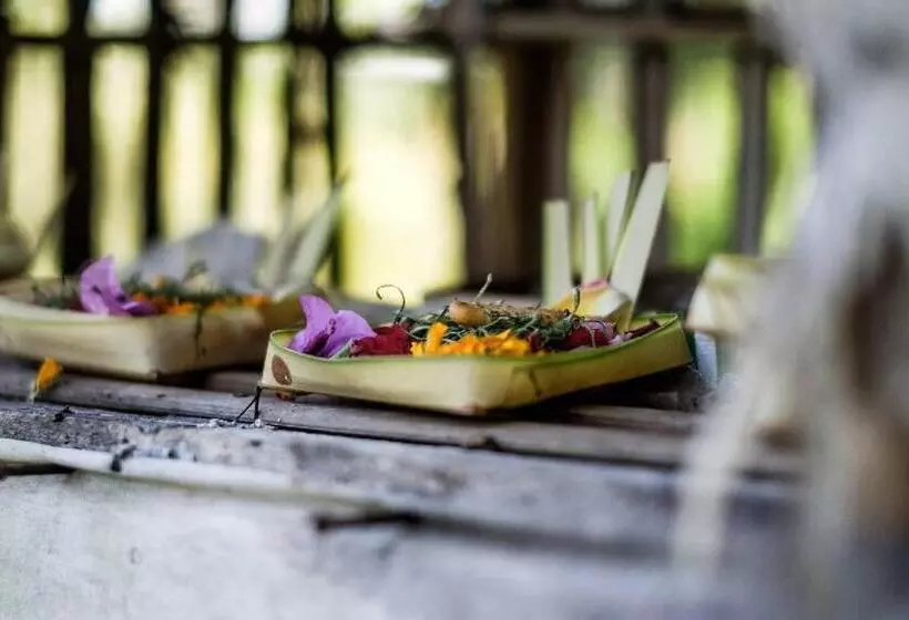 پانسیون Alam Taman Villa