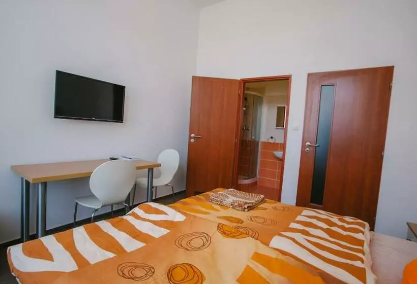 Majatalo Guest House U Zlatého Jelena