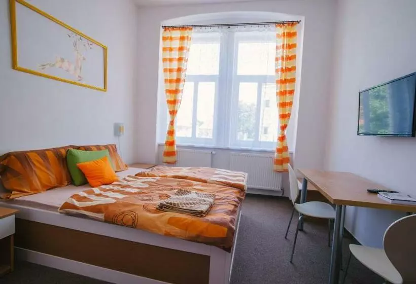 Majatalo Guest House U Zlatého Jelena