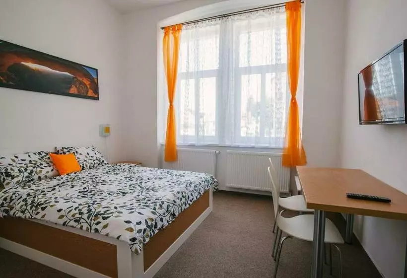 Majatalo Guest House U Zlatého Jelena