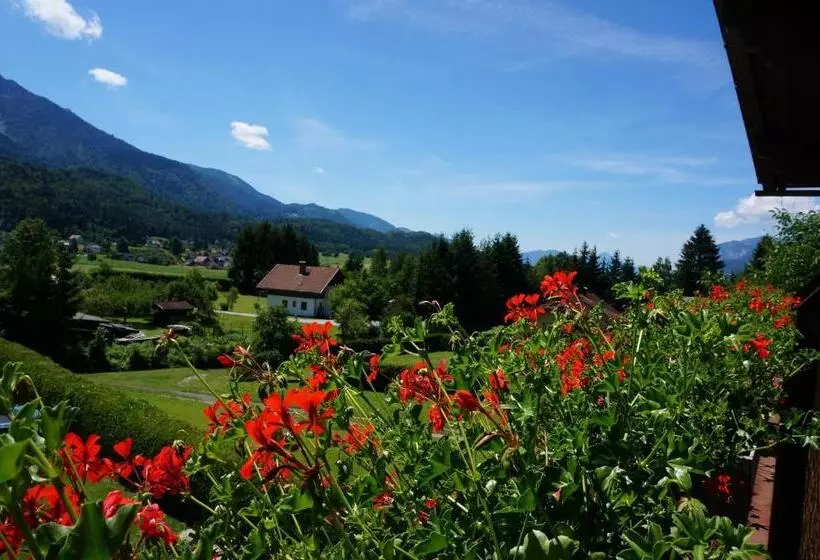 Aamiaismajoitus (B&B) Haus Peter