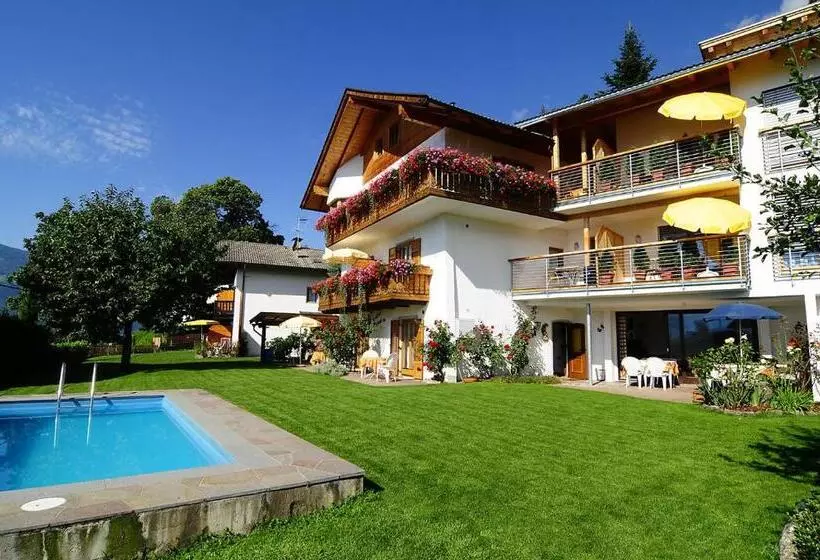 Aamiaismajoitus (B&B) Haus Rosengarten