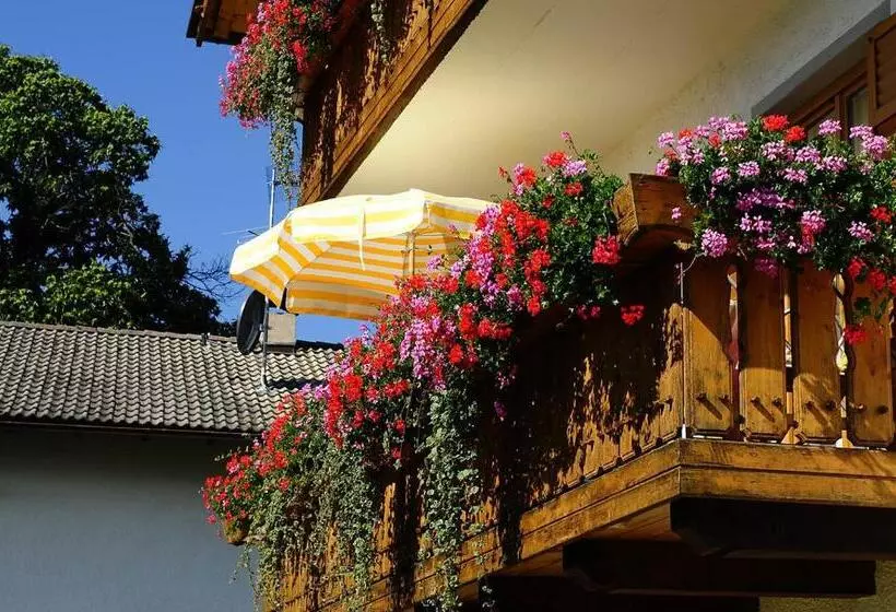 Aamiaismajoitus (B&B) Haus Rosengarten