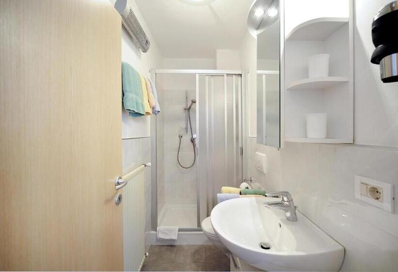 تختخواب و صبحانه Haus Rosengarten