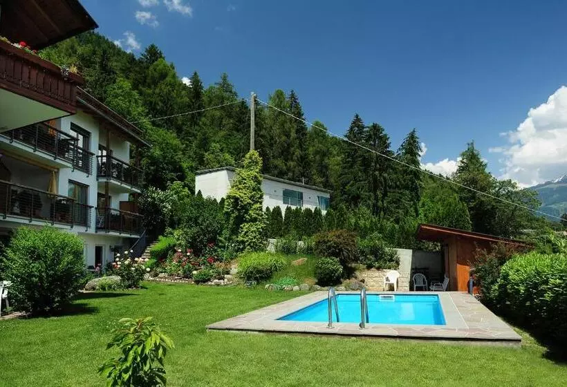 Aamiaismajoitus (B&B) Haus Rosengarten