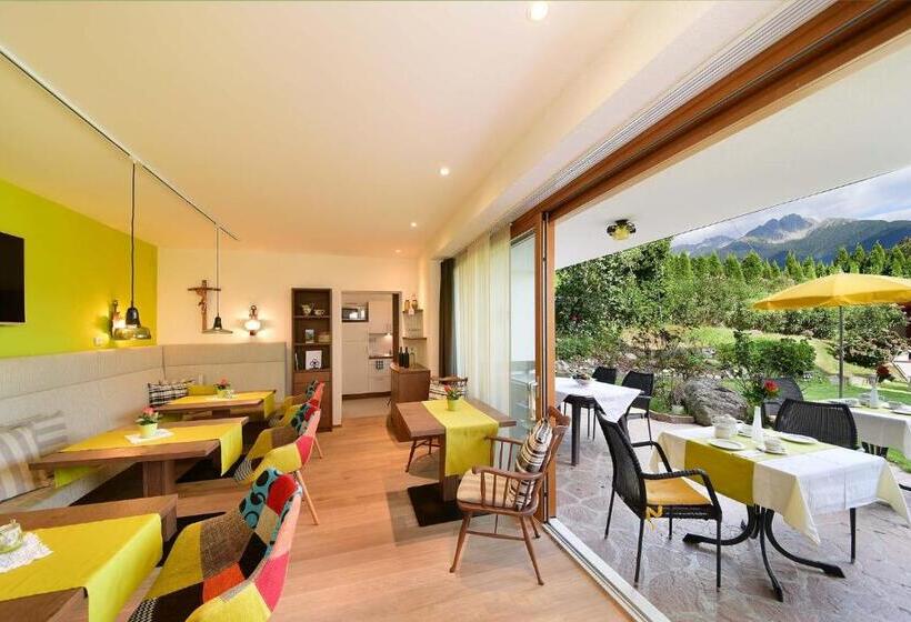 تختخواب و صبحانه Haus Rosengarten