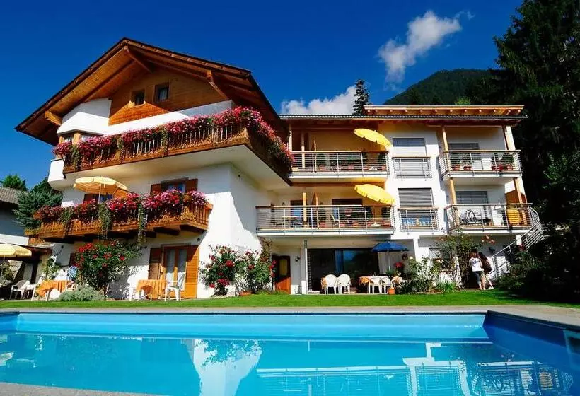 Aamiaismajoitus (B&B) Haus Rosengarten