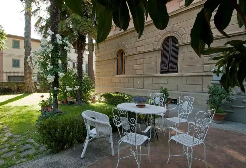 Majatalo Cosetta Guest House