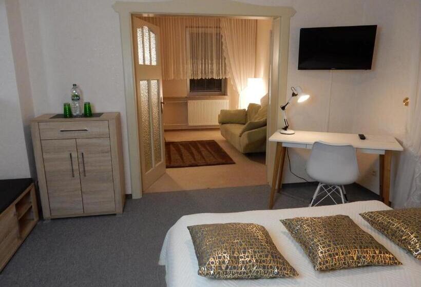 بنسيون Ferienwohnung Landhaus Hohenstein, Schwimmteich, Ruhige Lage