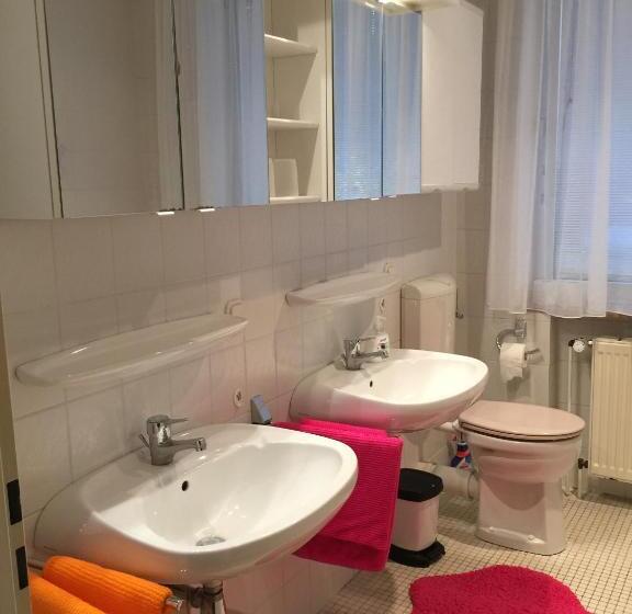 بنسيون Ferienwohnung Landhaus Hohenstein, Schwimmteich, Ruhige Lage