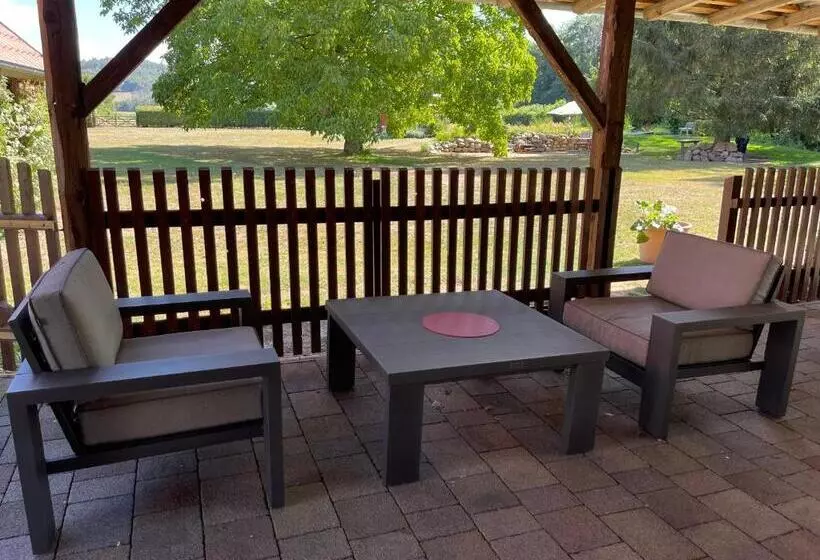 Majatalo Ferienwohnung Landhaus Hohenstein, Schwimmteich, Ruhige Lage