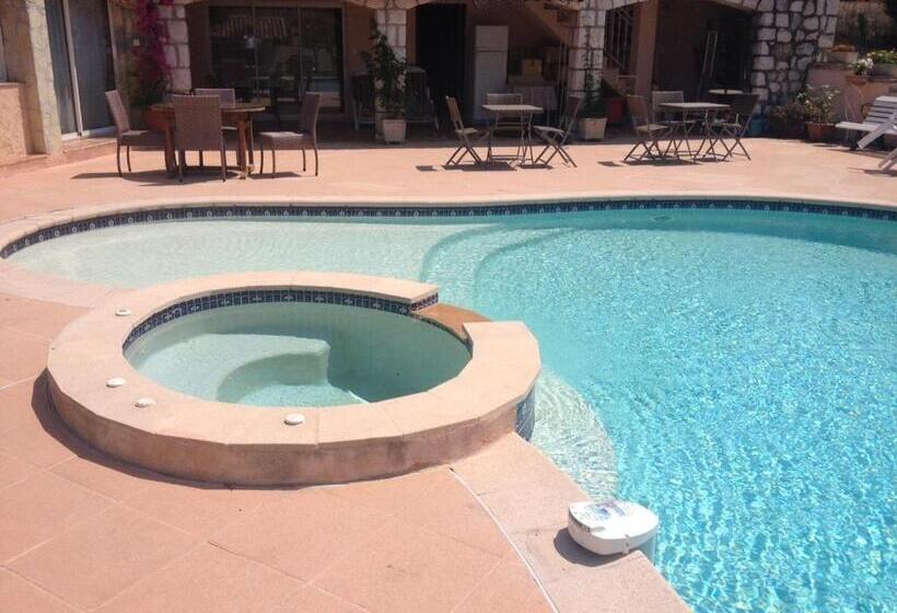 پانسیون Villa Cezanne