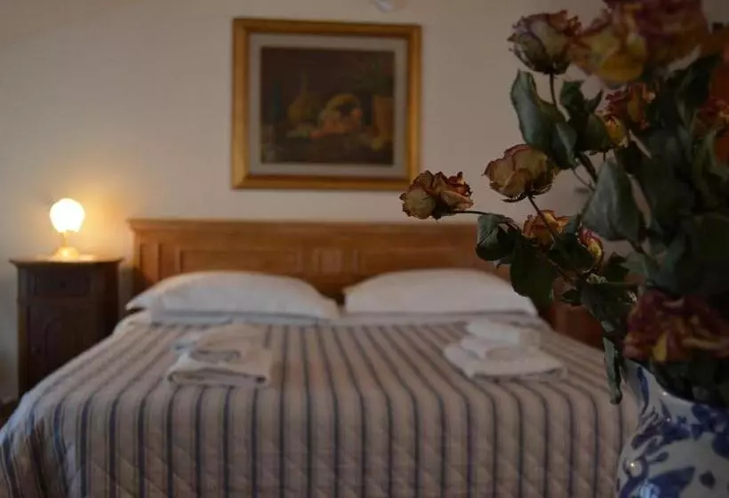 هتل Agriturismo Del Pigato   Bio Vio