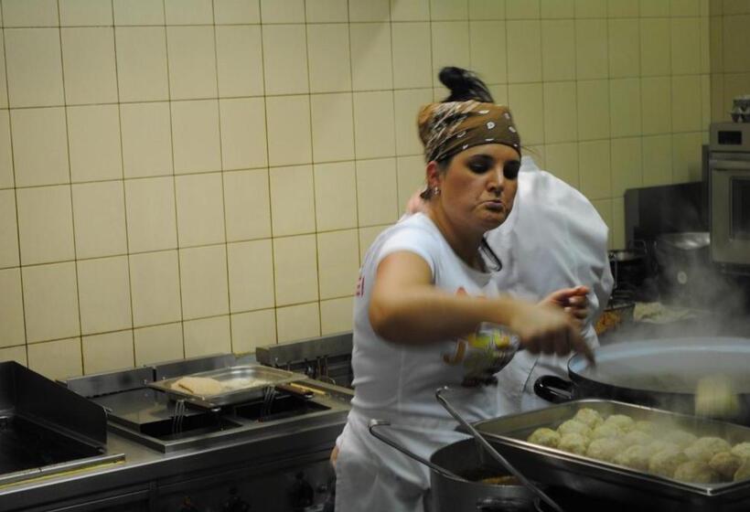 Hotell Gasthof Dorfwirt