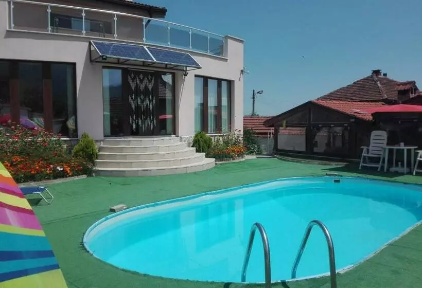 Majatalo Guest House Camellia