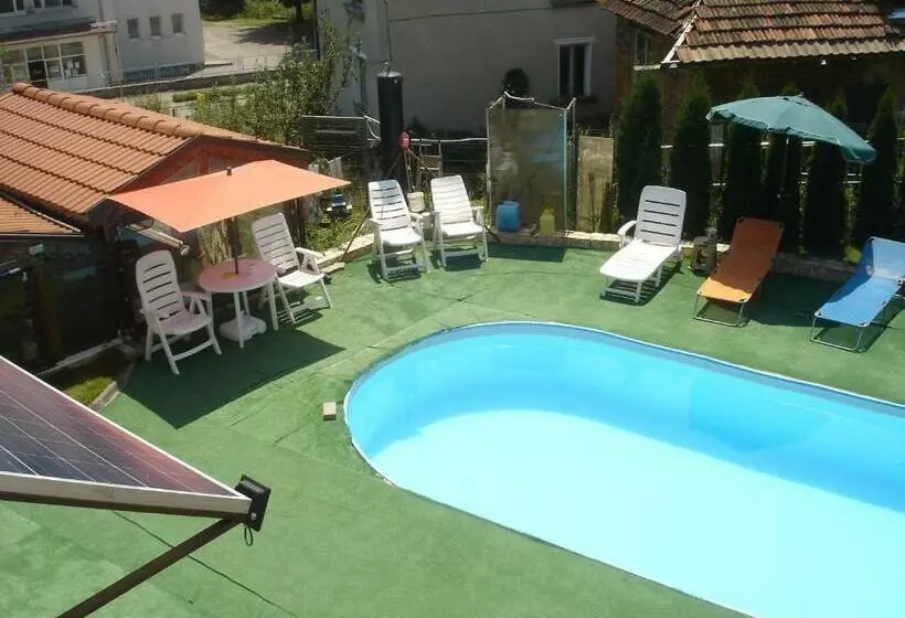 Majatalo Guest House Camellia