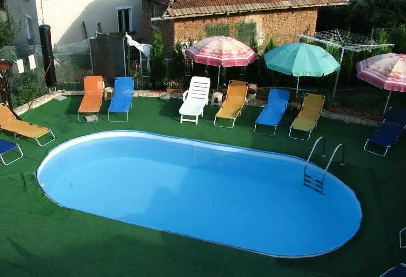 Majatalo Guest House Camellia