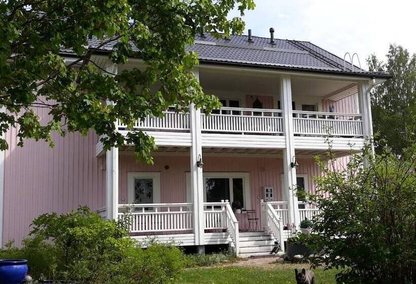 ペンション Wanha Neuvola Guesthouse