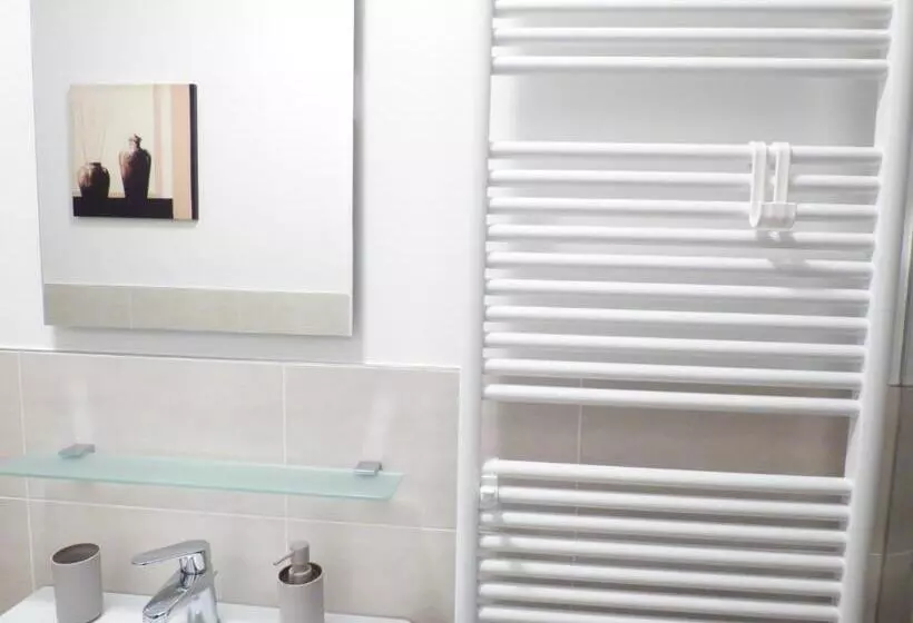 تختخواب و صبحانه Giravento