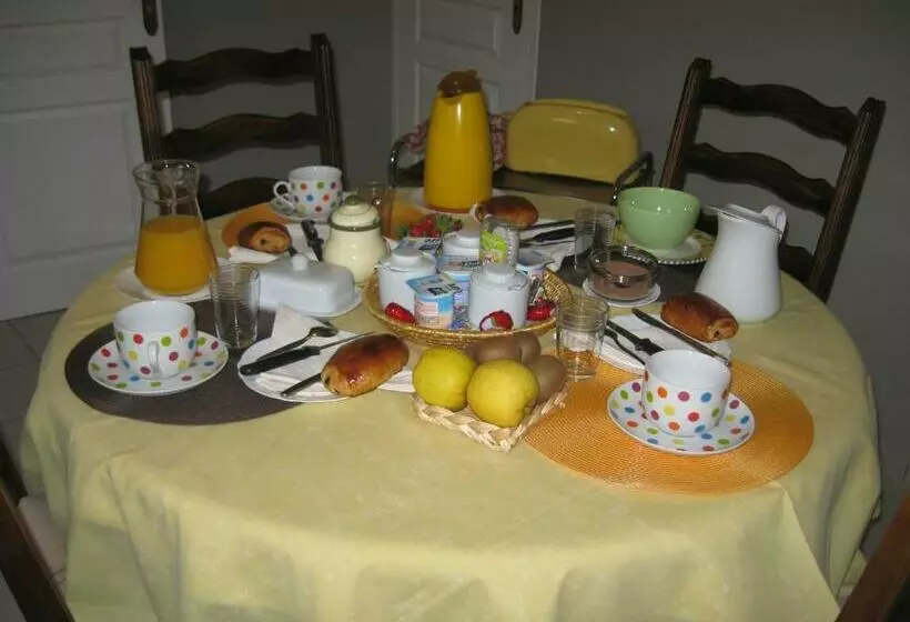 ベッドアンドブレックファースト La Bourgade