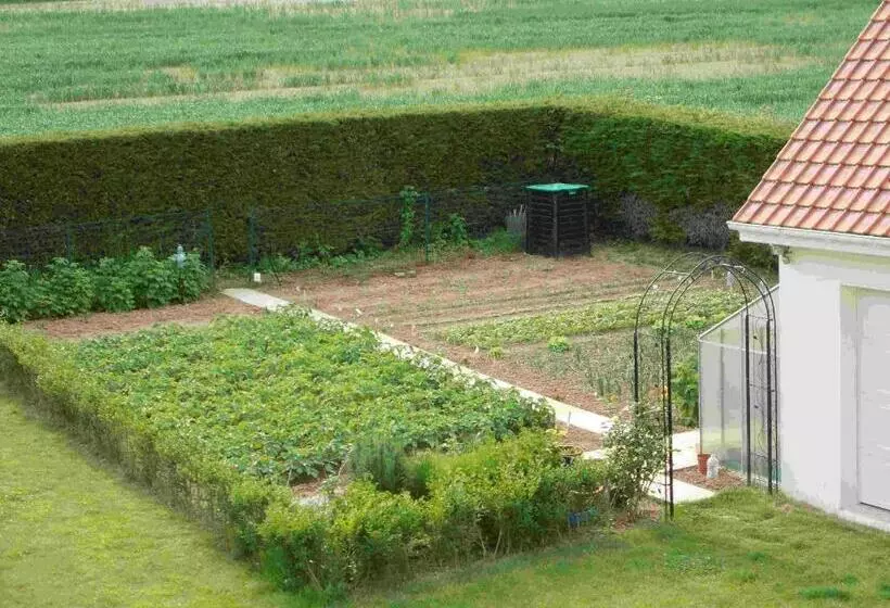 ベッドアンドブレックファースト La Bourgade