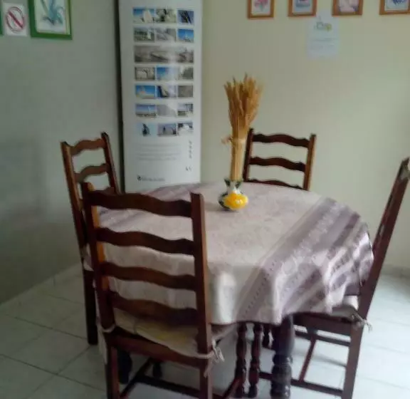 ベッドアンドブレックファースト La Bourgade