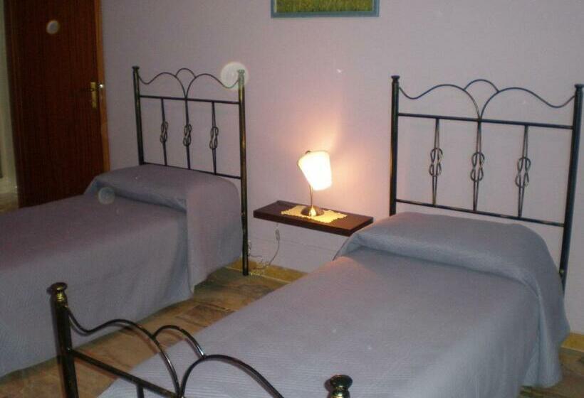 بنسيون Antico Borgo