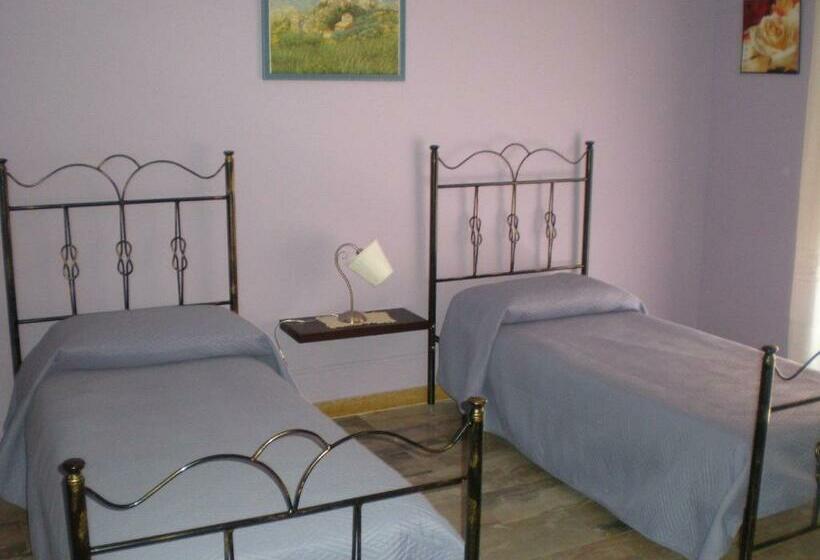 بنسيون Antico Borgo