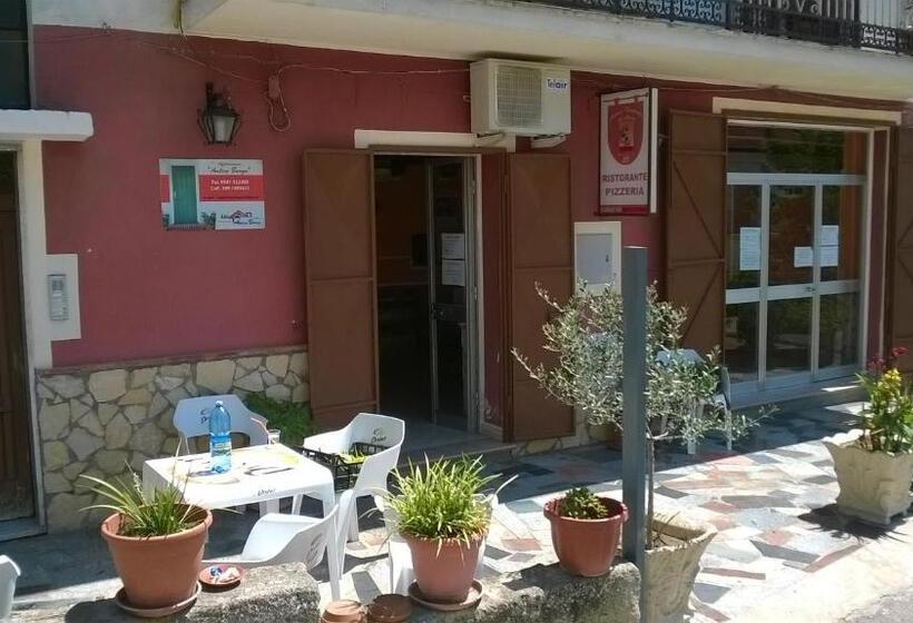 بنسيون Antico Borgo