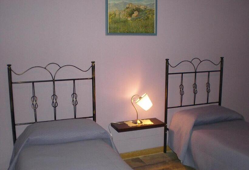 بنسيون Antico Borgo