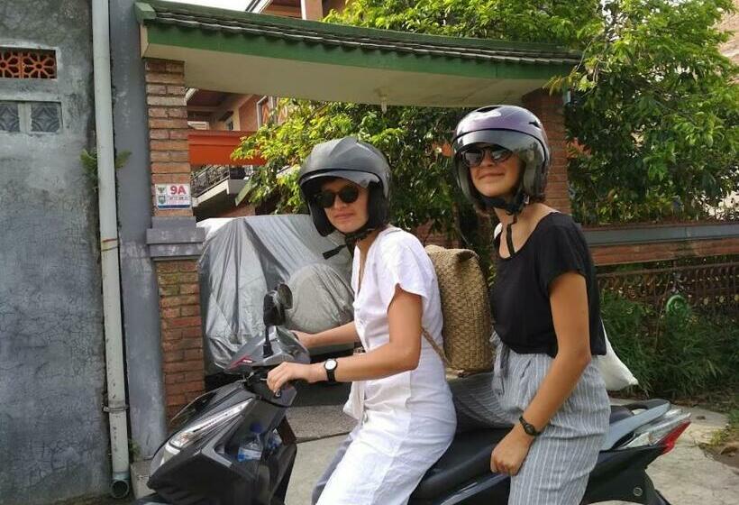 بنسيون Crown Guest House