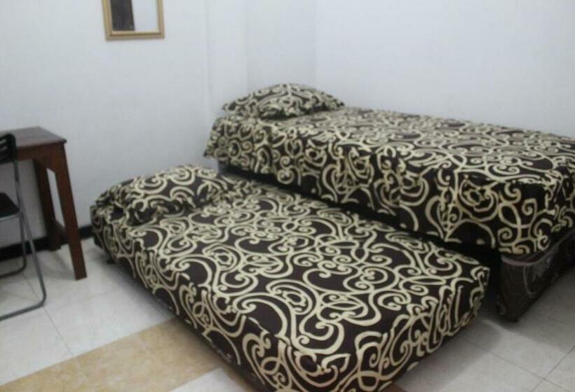 بنسيون Crown Guest House