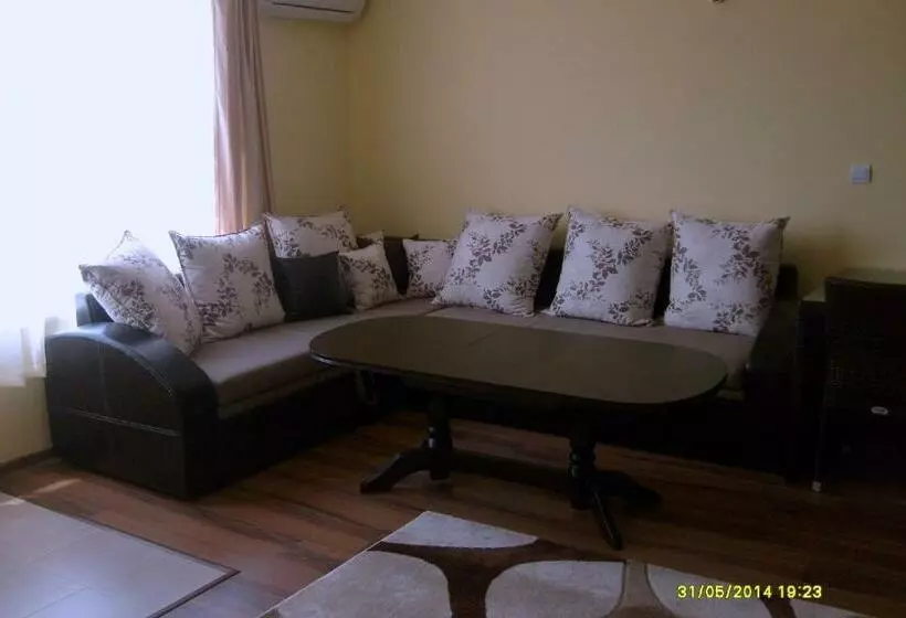 ペンション Guest Rooms Mihaylovi