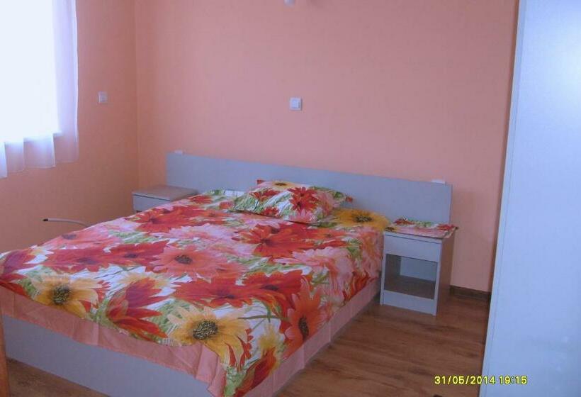 Pensió Guest Rooms Mihaylovi