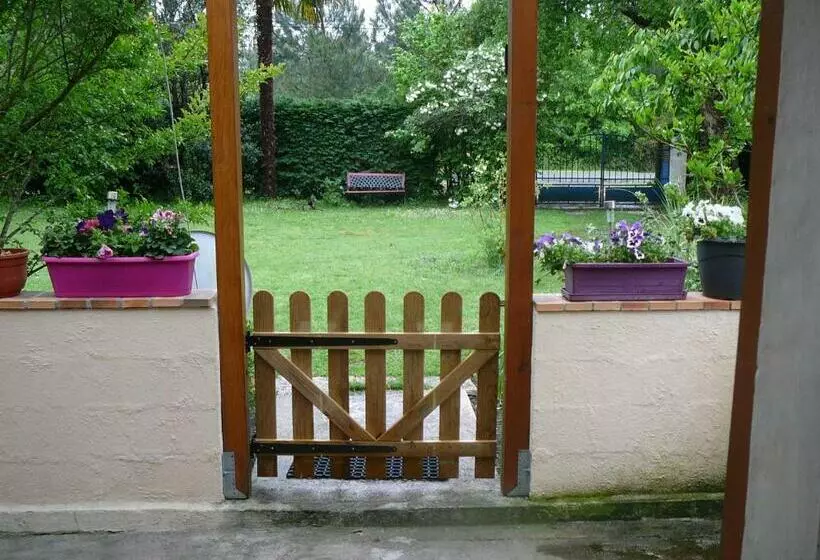 Majatalo Guesthouse La Burle