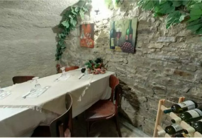 پانسیون Vila Strážan