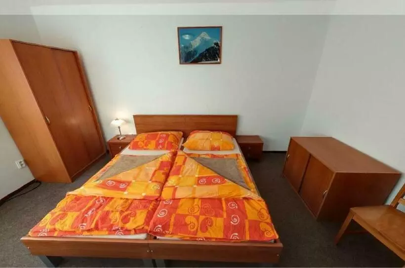 پانسیون Vila Strážan