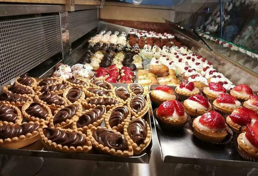 פנסיון Zanaddina