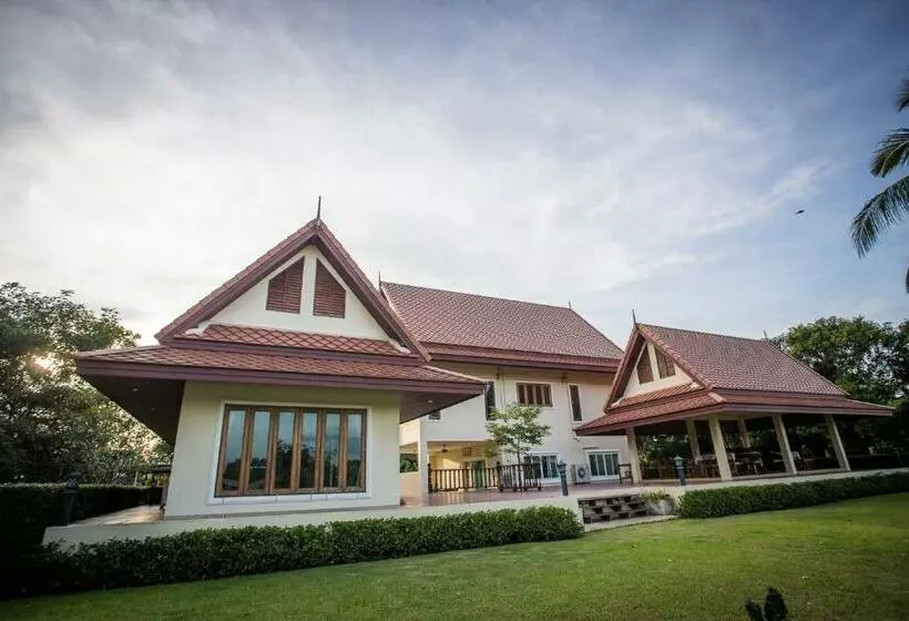 リゾートホテル Thararin Villa