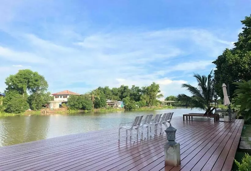 リゾートホテル Thararin Villa