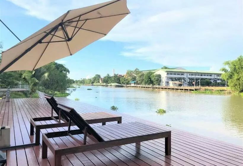 リゾートホテル Thararin Villa