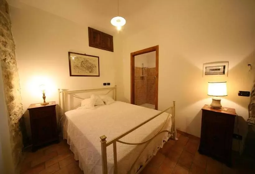 Hotelli Borgo Di Cortolla