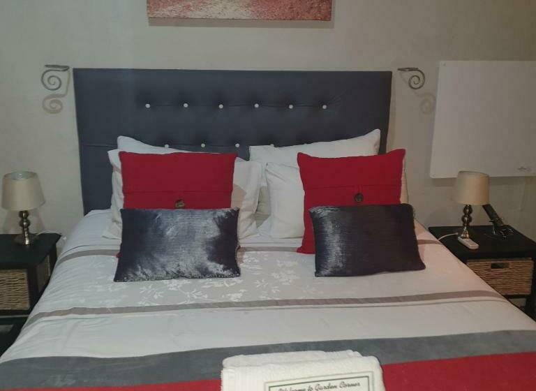 פנסיון Garden Corner Guesthouse