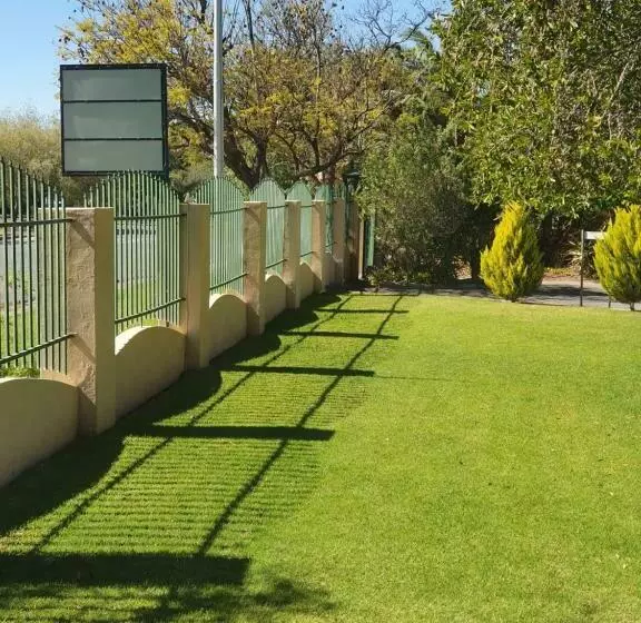 Majatalo Garden Corner Guesthouse