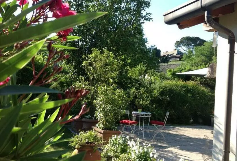 ベッドアンドブレックファースト Al Chiarè