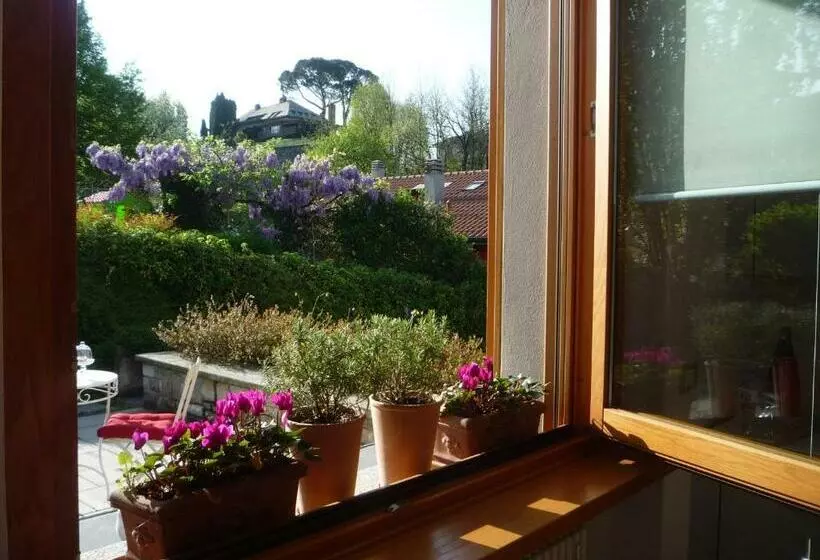 ベッドアンドブレックファースト Al Chiarè