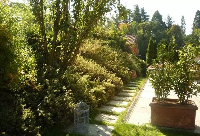 ベッドアンドブレックファースト Al Chiarè