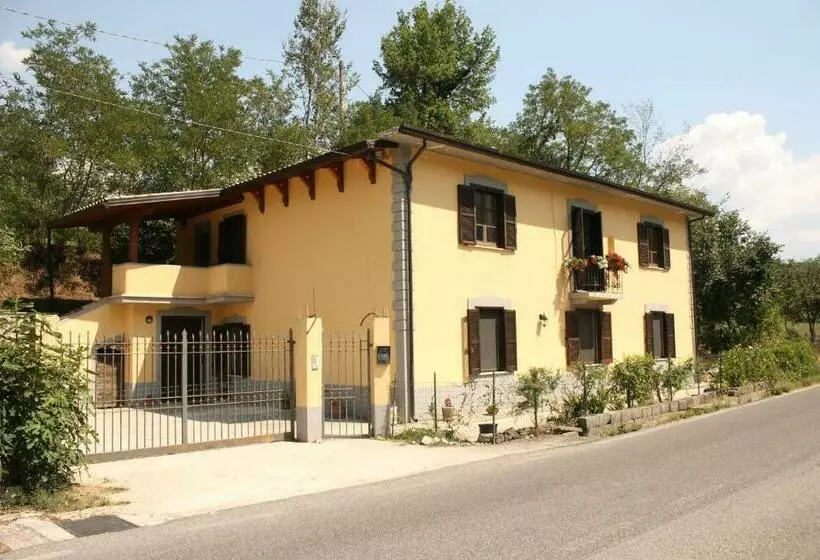 Aamiaismajoitus (B&B) Casa Radiosa