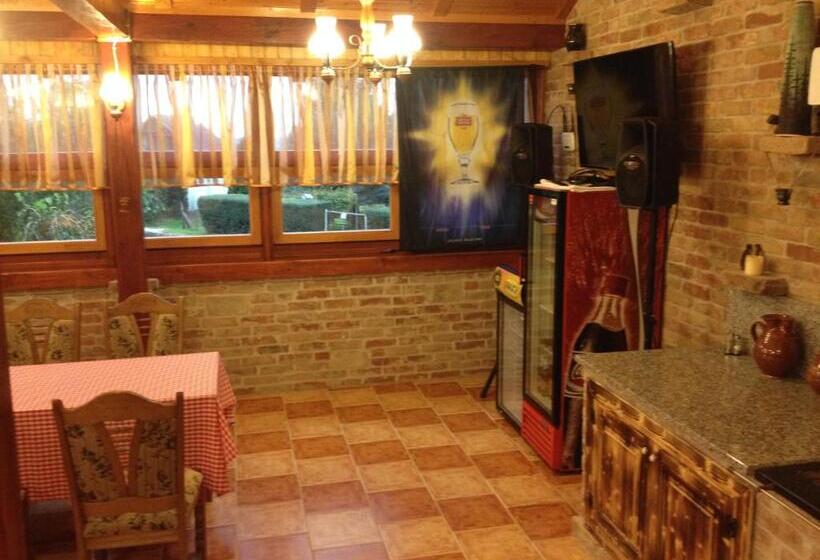 مبيت وإفطار Vándor Vigadó